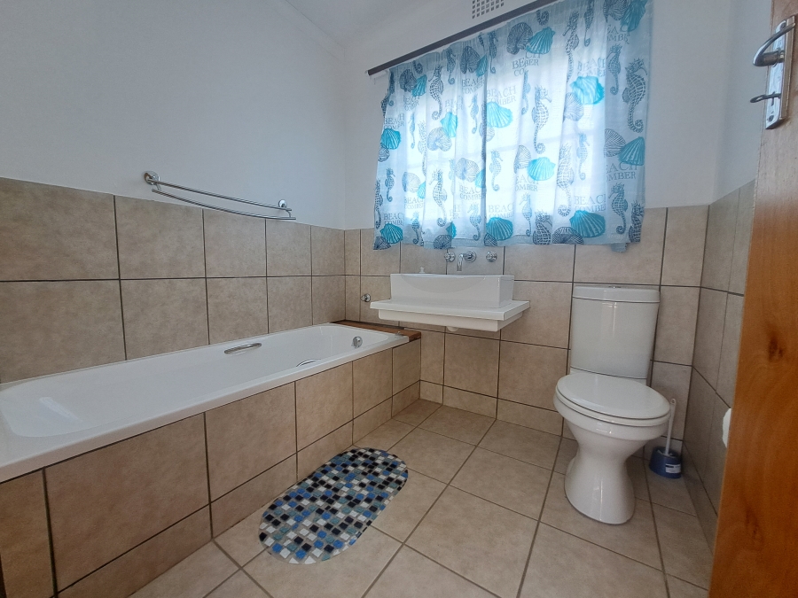 1 Bedroom Property for Sale in Hartebeesfontein Western Cape